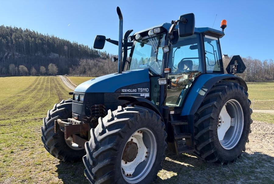 2000 New Holland TS110 4WD